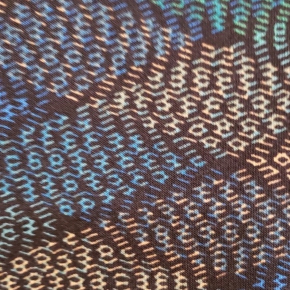 💜 3 for $18 or 5 for $25 💜 LulaRoe] geo tunic - Picture 5 of 6